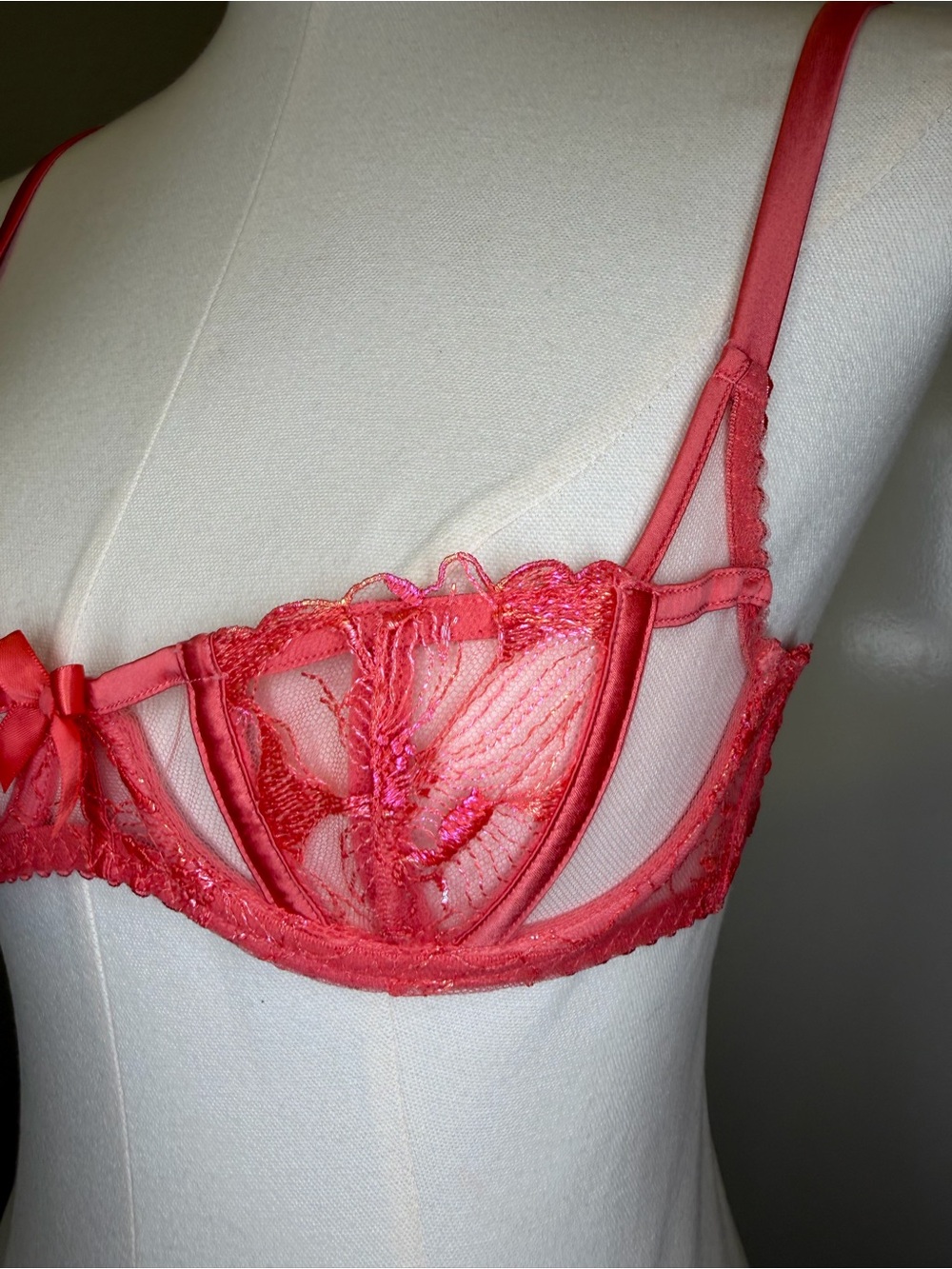 Agent Provocateur Lorna Pink Sheer Embroidered Plunge Underwire Bra 32B - Picture 5 of 14
